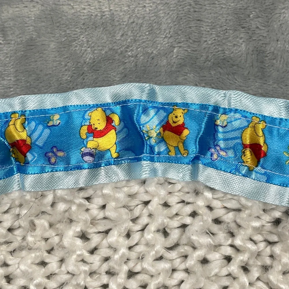 Winnie the Pooh Baby Knit Crochet Blanket Kid 30x35 White Blue Satin Ruffle Trim